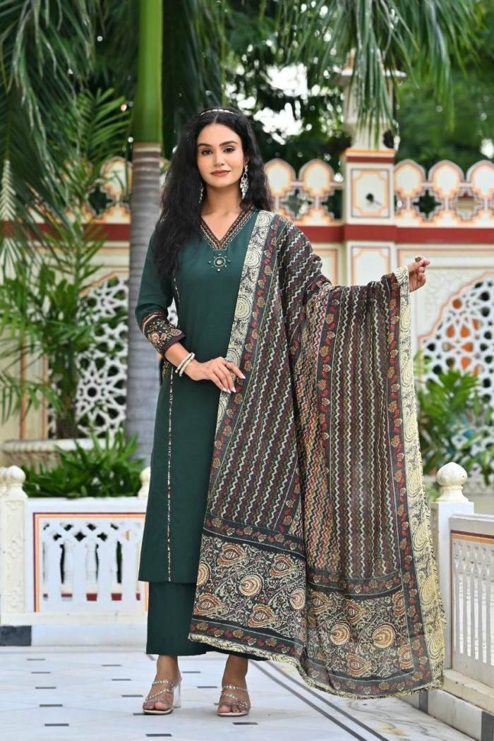 Green Color Casual Wear Designer Kurti Set